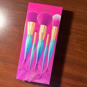Tarte Minutes to Mermaids Brush set